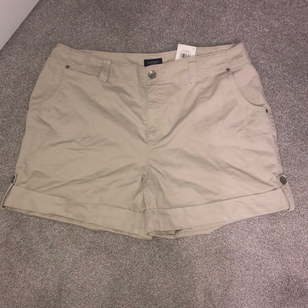 SONOMA Khaki Shorts NWT 20W